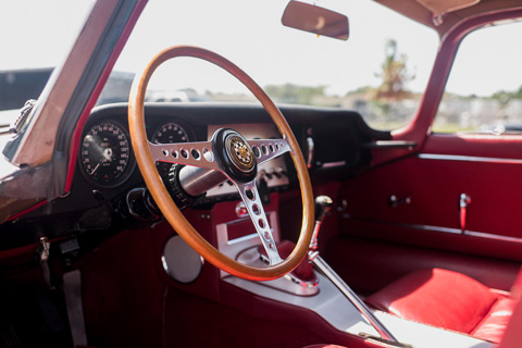 Interieur des Jaguar E-Type Series 1 3.8 Coupé von 1962 (© Bonhams)
