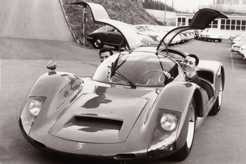 Mitter und Herrmann im Porsche 906