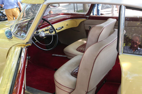 Interieur des Ford Thunderbird von 1956, karossiert von Ghia-Aigle am ZCCA