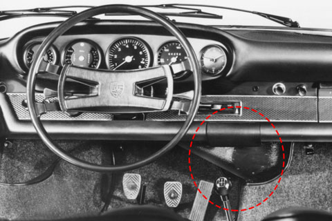 Armaturenbrett Porsche 911 S - Abstand zwischen Schalthebel und Aschenbecher