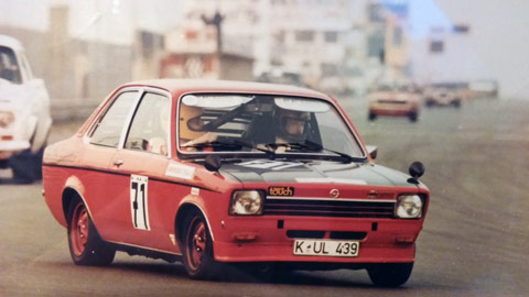 Auf der Rennstrecke - Opel Kadett C 1200 SR von 1974 (© Archiv Gerd Müller)
