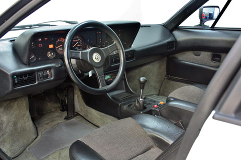 Interieur des BMW M1 von 1980 (© Classic Cars Dornstetten)