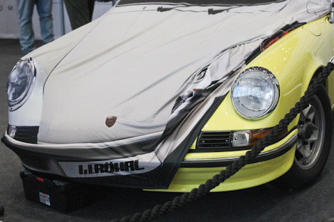 Porsche 911 unter Tuch an der Retro Classics Bavaria 2018
