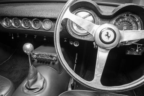 Ferrari 250 GT SWB mit eingebautem Radio (© Daniel Reinhard)