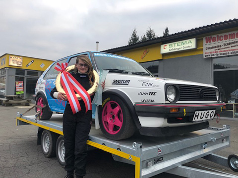 Stella mit dem Slalom-Golf