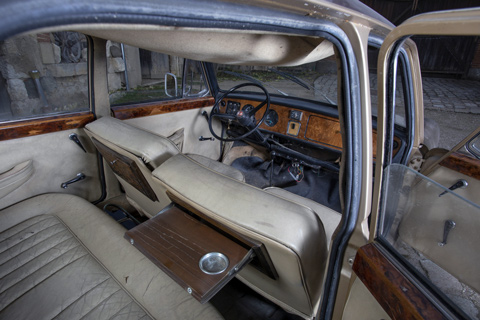 Interiieur des Aznavour Vanden Plas Princess von 1966 (© Bonhams)