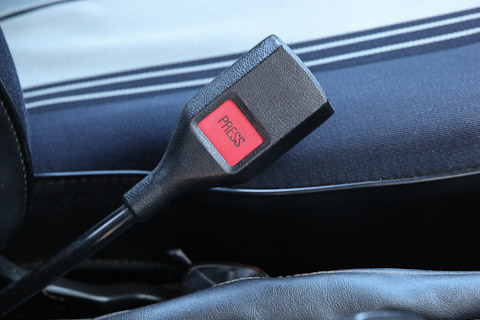 Gurtpeitschen im Ford Capri von 1977