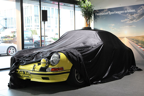Porsche 911 ST 2.5 - halb verhüllt