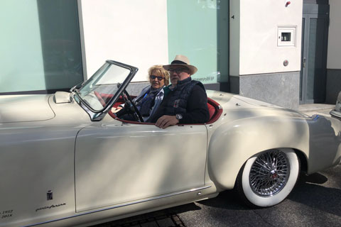 Nash-Healey mit Hueniker und Anneliese Abarth