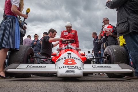 Niki Lauda nochmals im McLaren (© Daniel Reinhard)