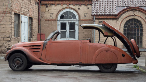 Faltbares Blechdach beim Peugeot 402 Eclipse von 1936 (© Bonhams)