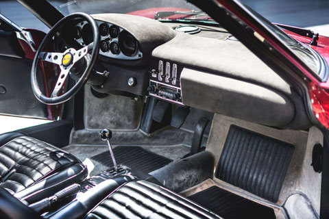 Interieur des Dino 246 GTS 1972 (© Sébastien Defaux - Courtesy Artcurial)