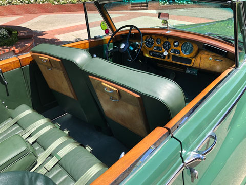 Interieur des Rolls-Roye Silver Cloud II Drophead Coupe von 1960