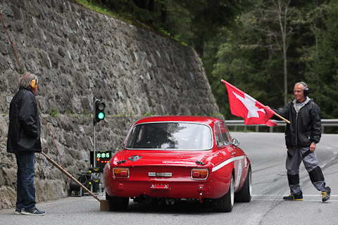 Artikelbild Schaffen es Rennfahrer eigentlich nicht am Berg ohne Unterstützung anzufahren?