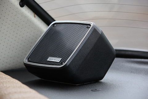 Senn-Aufbaulautsprecher im Opel Ascona SR