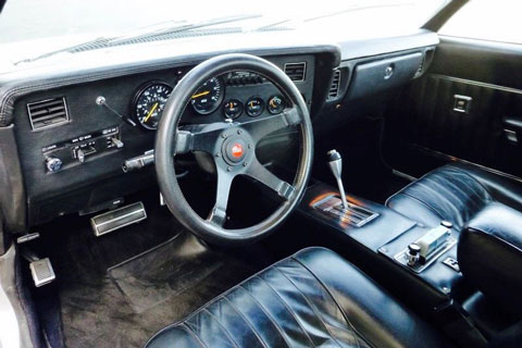 Cockpit des Monteverdi Sierra V8 von 1980