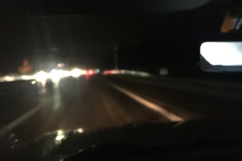 Artikelbild Nachtleben - oder Oldtimerfahren bei Dunkelheit und Nässe