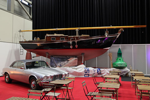 Jaguar und Segelboot an der Boot & Fun Berlin 2019