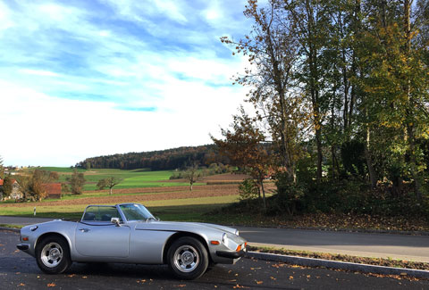 TVR 3000 S von 1978 im Herbst