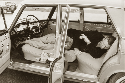 Artikelbild Reclining seats, a popular equipment detail of days gone by