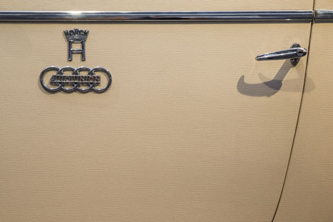 Typenschriftzug auf dem Horch 830 Coupé von 1933 (© Daniel Reinhard)