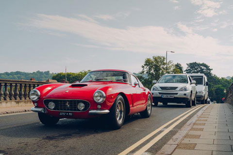 Unterwegs im Ferrari 250 GT SWB (© GTO-Engineering / Mark Riccioni)