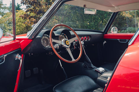 Cockpit des Ferrari 250 GT SWB (© GTO-Engineering / Mark Riccioni)
