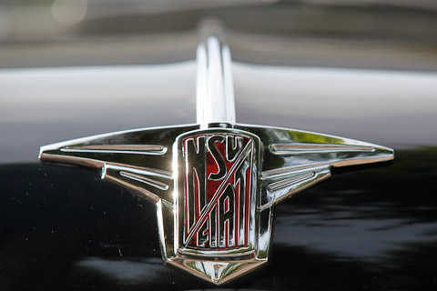 Markenzeichen auf dem Fiat-NSU Neckar 1100 (© Bruno von Rotz)