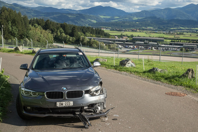 Verunfallter BMW unseres Fotografen