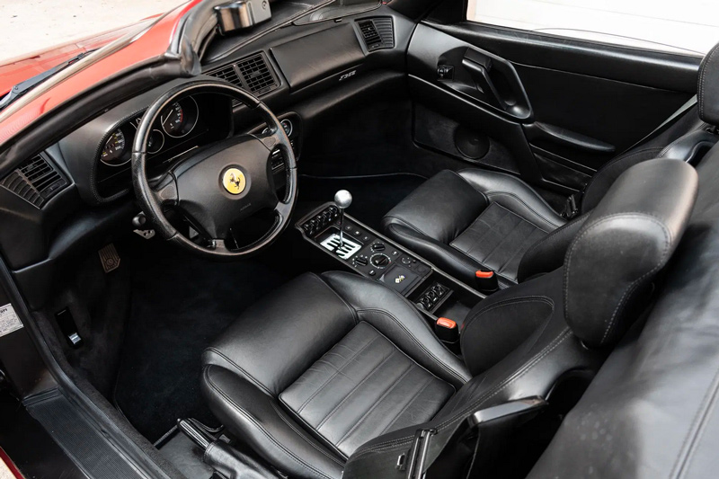 Interieur des Ferrari F355 von 1997 (© Bring a Trailer)