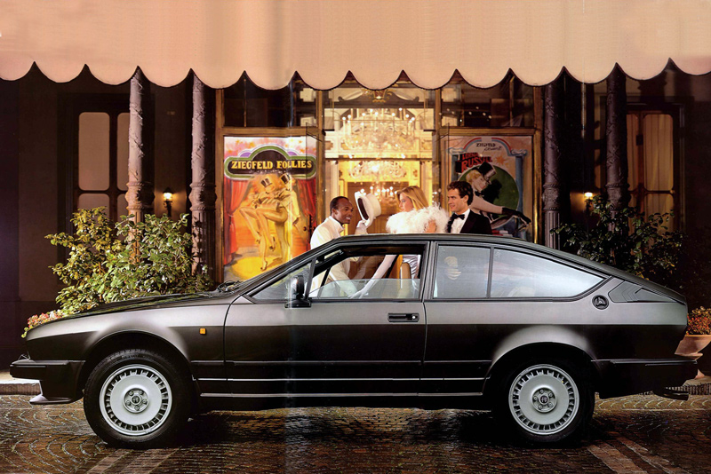 Alfa Romeo GTV6 1985 im Verkaufsprospekt (© Werk/Alfa Romeo)