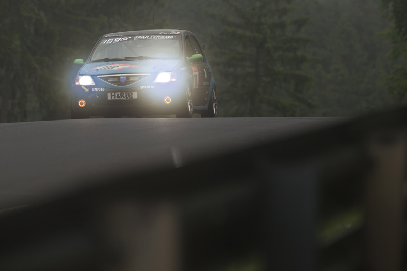 Dacia Logan am 24h-Rennen am Nürburgring 2021 (© Daniel Reinhard)