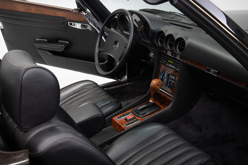 Interieur des Mercedes-Benz 380 SL 1981 Custom (© Barrett-Jackson)