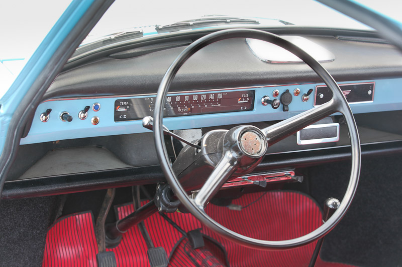 Cockpit des Authi Austin 1300 Countryman (© Bruno von Rotz)