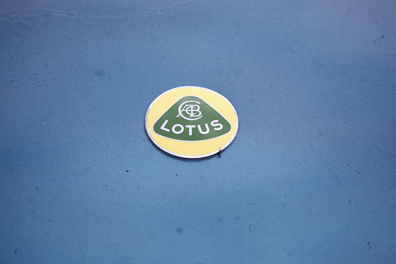 Lotus Elan Sprint DHC - Markenzeichen (© Bruno von Rotz)