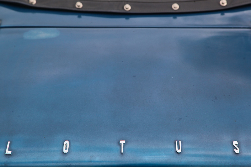Lotus Elan Sprint DHC - Schriftzug am Heck (© Bruno von Rotz)