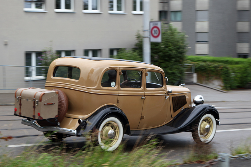 Ford Model A in der Tempo 30 km/h Zone (© Bruno von Rotz)
