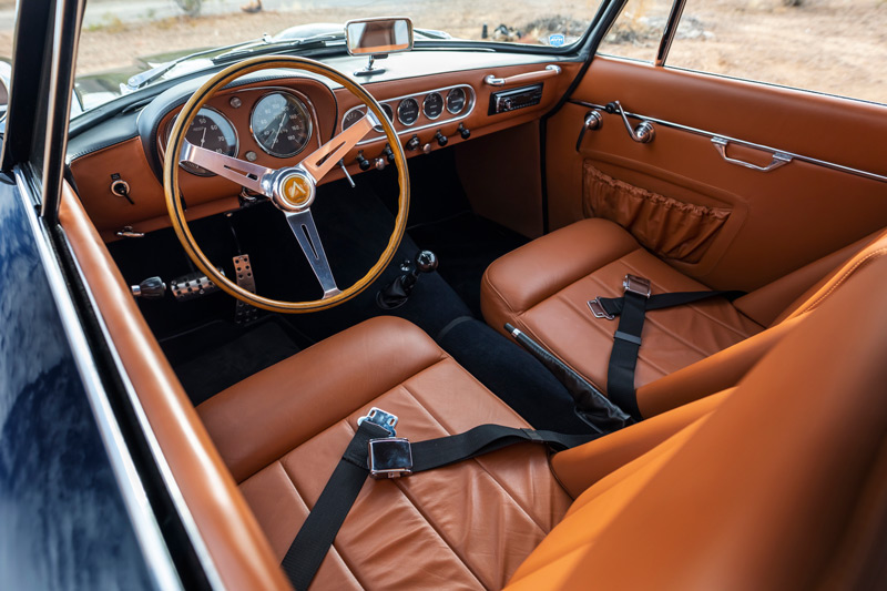 Cockpit des Apollo 3500 GT von 1963 (© Patrick Ernzen - Courtesy RM/Sotheby's)