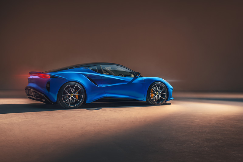Heckansicht Lotus Emira (© Lotus Cars)