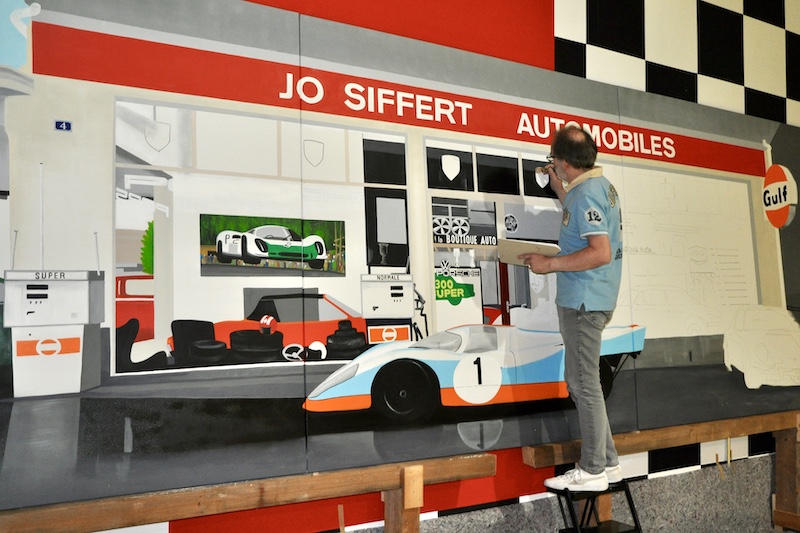 Künstler Wolfgang Hugentobler bei der Arbeit