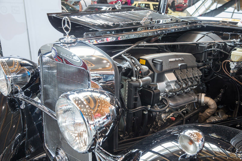 Blick unter die Haube des Mercedes-Benz 770 Restomod an der Retro Classics Stuttgart 2022 (© Daniel Reinhard)