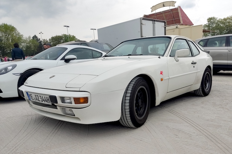 Ein Porsche 944 beim Treffen in Dinslaken