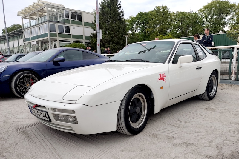 Ein Porsche 944 beim Treffen in Dinslaken
