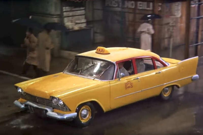 Die Szene mit dem Plymouth Savoy (1957) aus dem Film "Frühstück bei Tiffany"