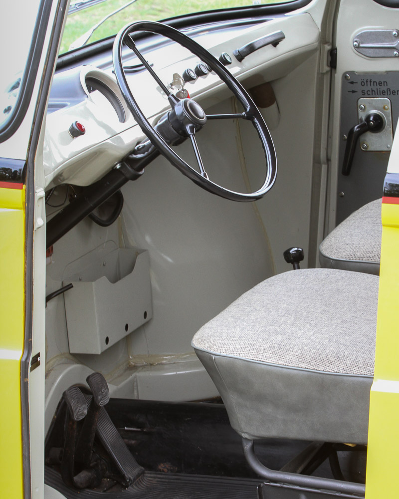 Cockpit des VW Fridolin Typ 147 von 1968 (© Bruno von Rotz)
