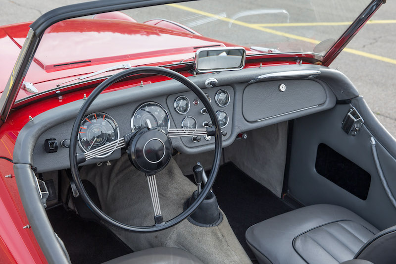 Das Cockpit eines Triumph TR3