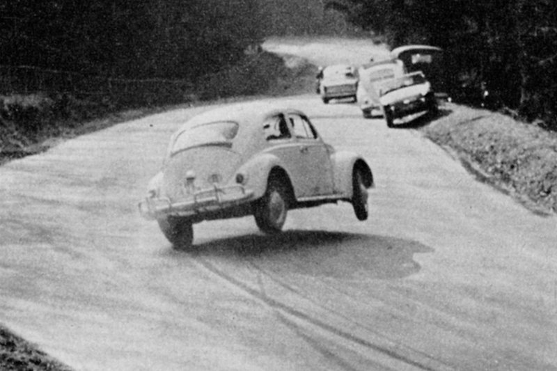 Sommer 1962: ein VW-Käfer auf dem Nürburgring
