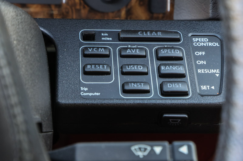 Bordcomputer Jaguar XJ6 4.0 Sovereign (© Bruno von Rotz)