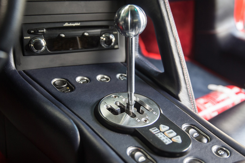 Schaltkulisse im Lamborghini Murciélago (© Daniel Reinhard)