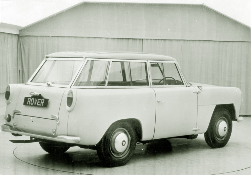 Heckansicht des Road Rover Prototyps von 1957
